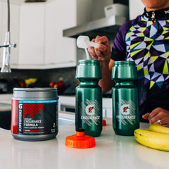 Gatorade Endurance polvo en primer plano, textura fina que permite mezcla rápida y consistente
