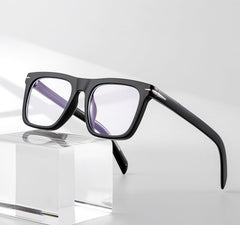 Gleyemor gafas en uso frente a monitor, comodidad durante jornadas largas
