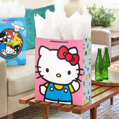 Hallmark bolsa azul frontal con Hello Kitty y amigos colorido y alegre