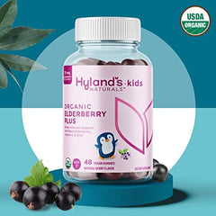 Hyland's familia usando gomitas en entorno cotidiano saludable y alegre