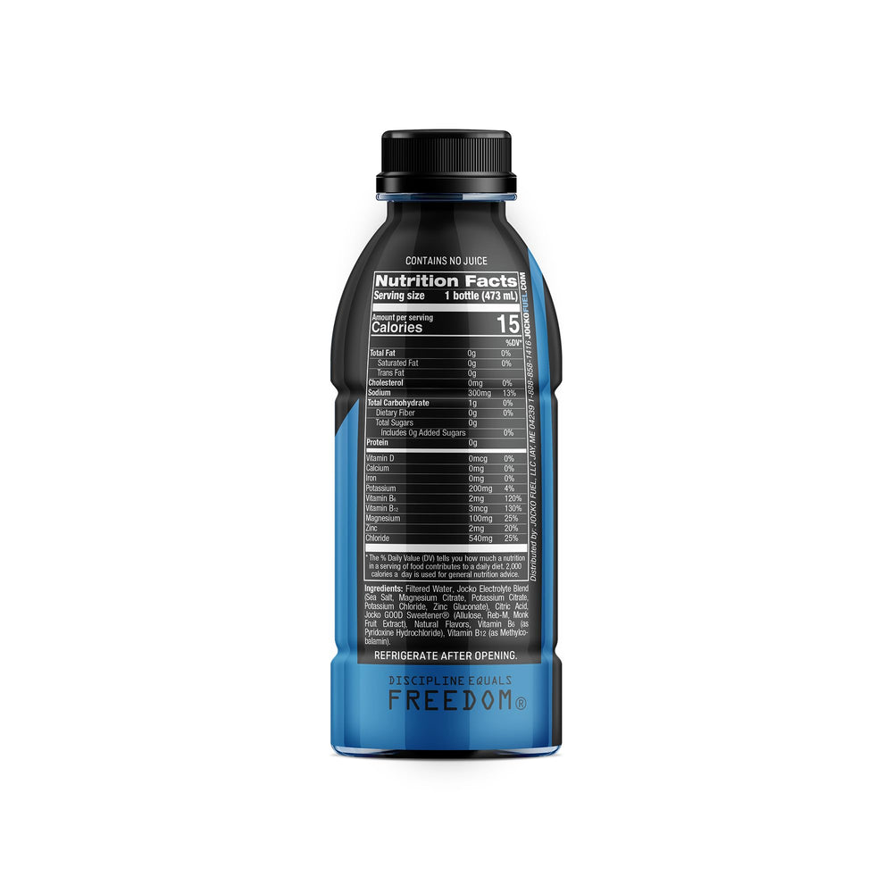 Jocko Fuel botella junto a una mano para mostrar tamaño 16 oz y conveniencia portátil