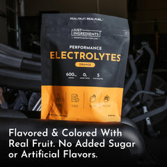 JUST INGREDIENTS atleta ciclista usando el polvo durante entrenamiento