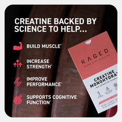 Kaged creatine sobre abierto con polvo listo para disolver y llevar