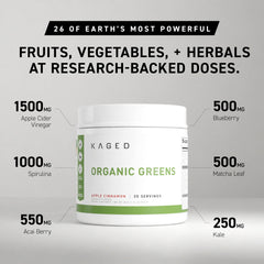 Kaged Outlive100 Berry en taza, batido verde para una merienda nutritiva.