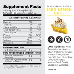 Polvo siendo vertido en mezclador para batido rápido de Kaged