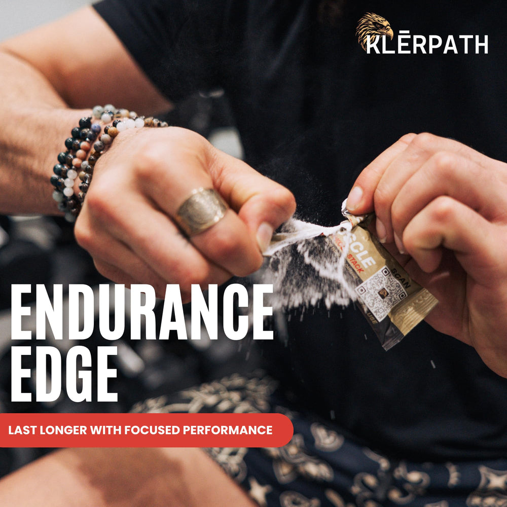 Klerpath GroMuscle comparación de tamaño con mano, ideal para viaje