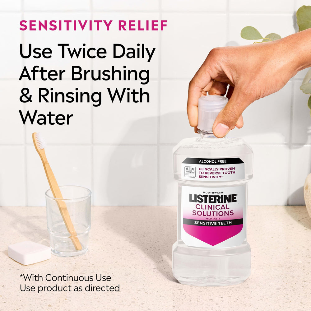 Sonrisa fresca tras uso de Listerine destacando aliento renovado