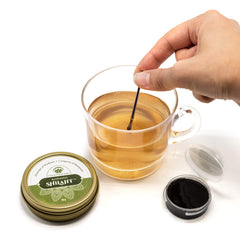 Shilajit Lotus Blooming Herbs agregado a un smoothie para mezcla práctica