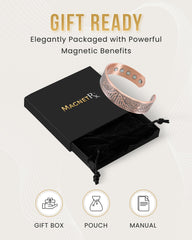 pulsera MagnetRX combinada con atuendo casual para estilo masculino