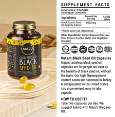 Maju Superfoods cápsulas sobre mesa junto a vaso de agua rutina diaria
