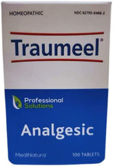 Primer plano de la superficie de una tableta MediNatura Traumeel Arnica mostrando textura y calidad