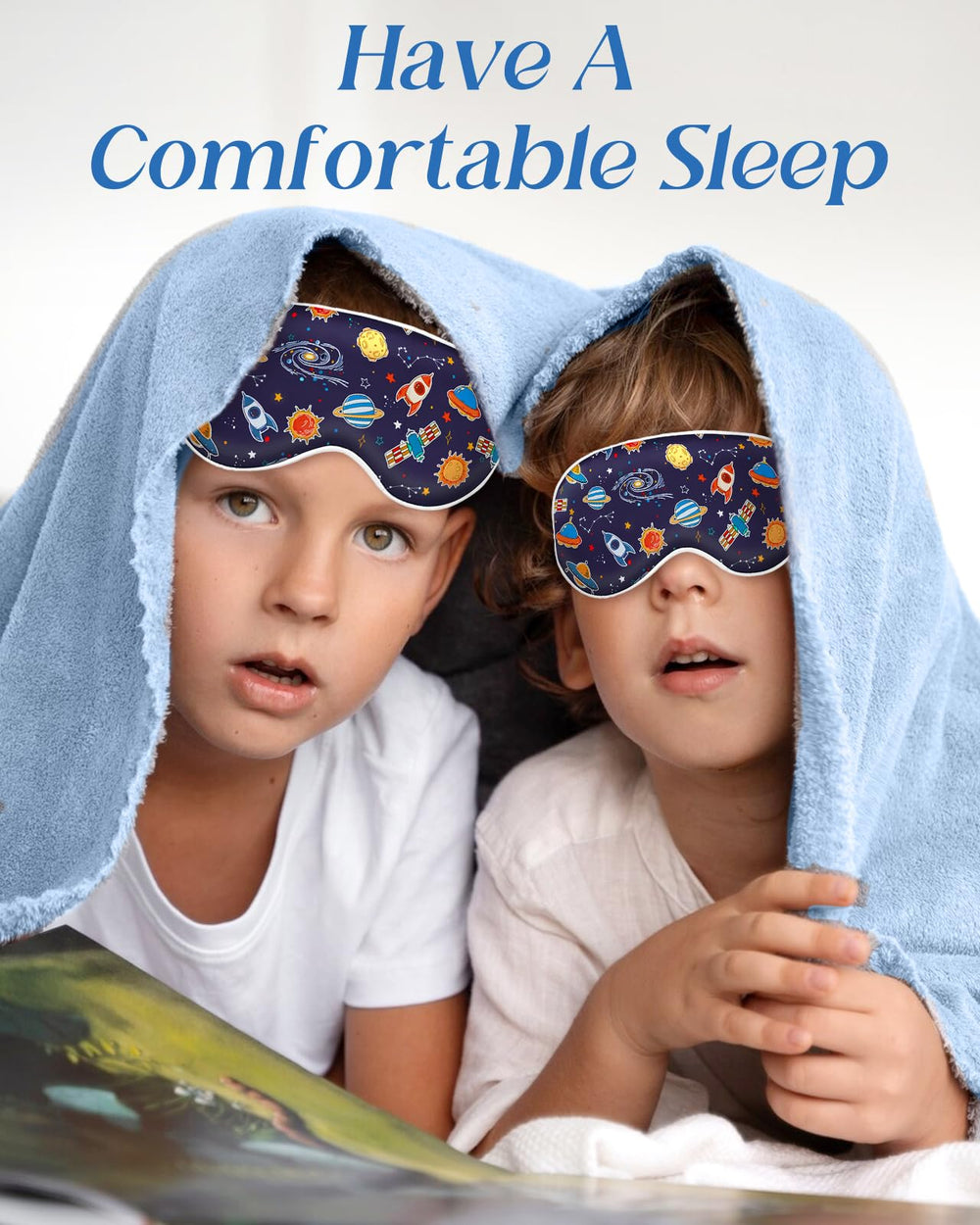 Miss Adola mascarilla puesta, niño durmiendo cómodo y tranquilo.