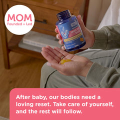 Frasco abierto de Mommy's Bliss con gominolas visibles y acceso fácil diario