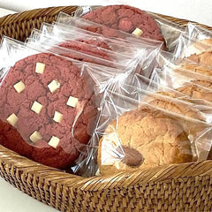 Morepack bolsas usadas en mesa de fiesta mostrando aspecto profesional