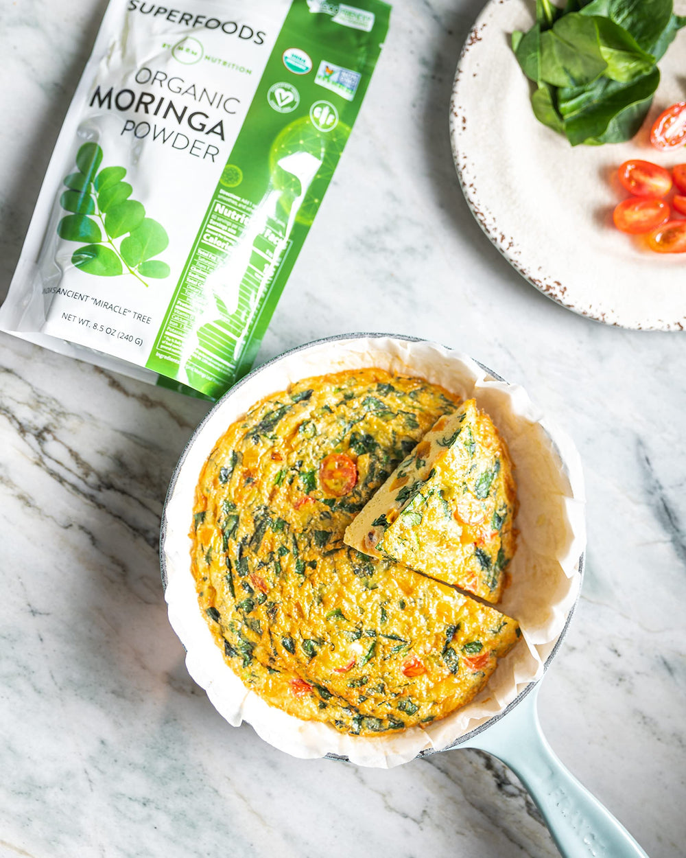 MRM Moringa Powder, servida en smoothie: antioxidantes para tu rutina matutina.