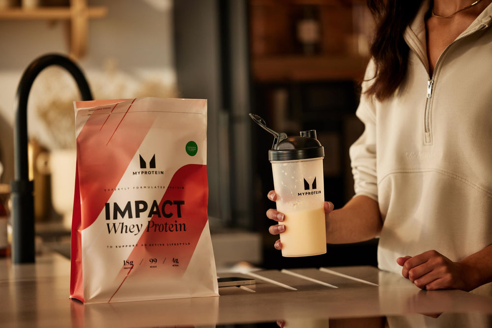 Myprotein batido preparado en vaso listo para consumo, recuperación rápida tras ejercicio