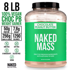 NAKED batido en vaso en mano listo para consumir tras entreno