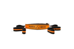 NARA NECK dentro de una maleta de viaje demostrando su diseño compacto