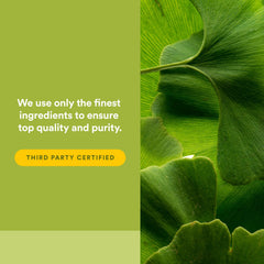 Natural Factors cápsula en mano mostrando tamaño real y facilidad de toma