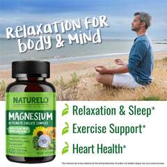 NATURELO frasco junto a lámpara nocturna sugiriendo apoyo al sueño reparador