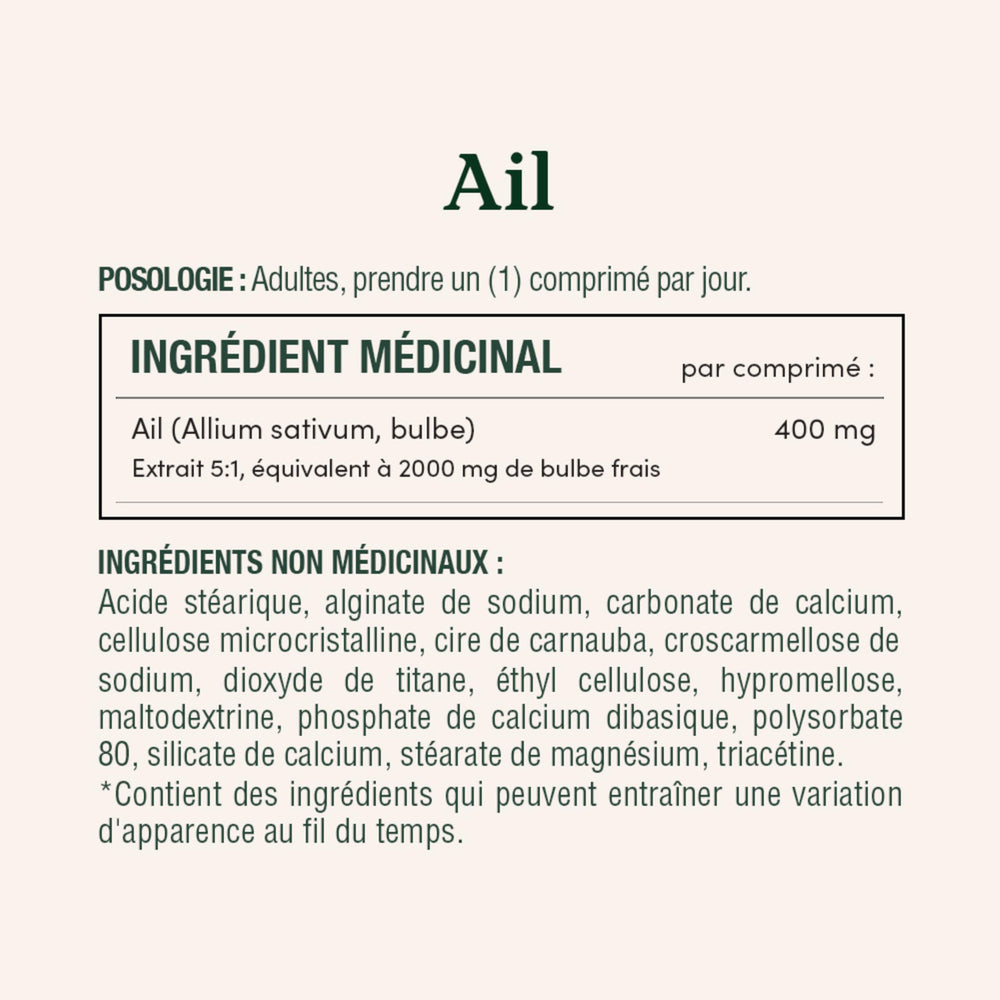 Nature's Bounty tabletas en la palma para mostrar dosis y conveniencia