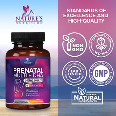 Nature's Nutrition softgel en mano demostrando tamaño fácil de tragar