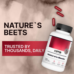 Nature's Pure Blend cápsulas sobre mesa de gimnasio sugiriendo uso preentreno