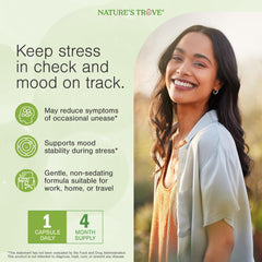 Nature's Trove cápsulas en mano para comparar tamaño y dosificación