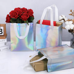 NEOACT bolsa en mesa de fiesta creando ambiente festivo y elegante