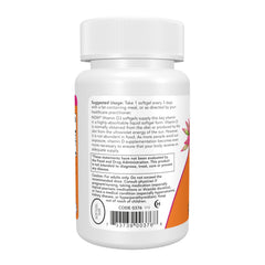 NOW Foods frasco en mano para comparar tamaño y cantidad de 120 cápsulas