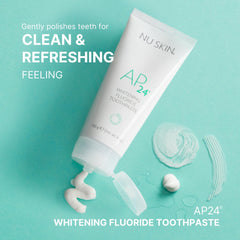 Nu Skin AP 24 en uso durante cepillado para limpieza y frescura