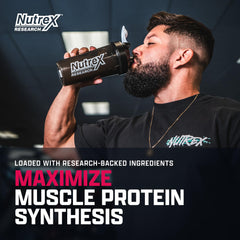 Nutrex Research vaso mezclado en uso, hidratación y energía durante ejercicio