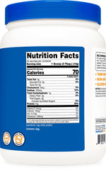 Nutricost en cocina junto a pancakes y avena para recetas altas en proteína