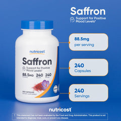 Nutricost mano sosteniendo una cápsula, ilustra dosificación cómoda