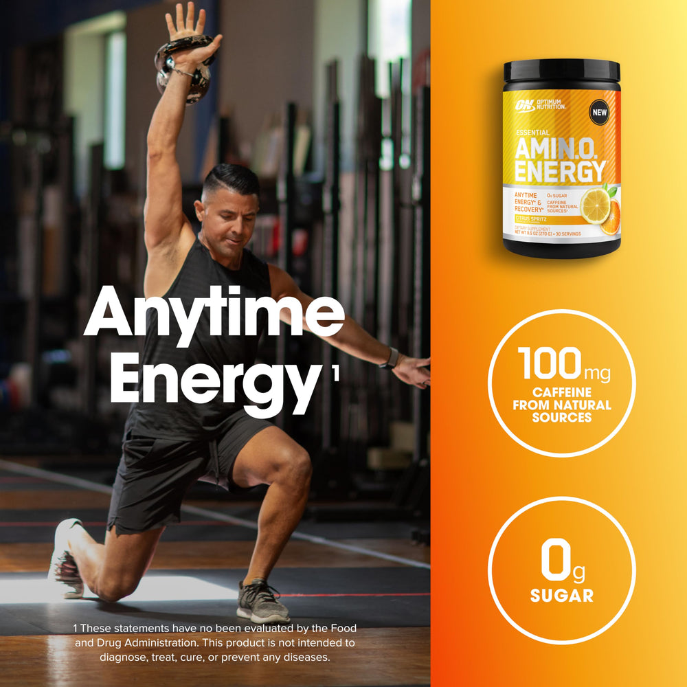 Optimum Nutrition atleta usando la bebida en el gimnasio para enfoque y energía