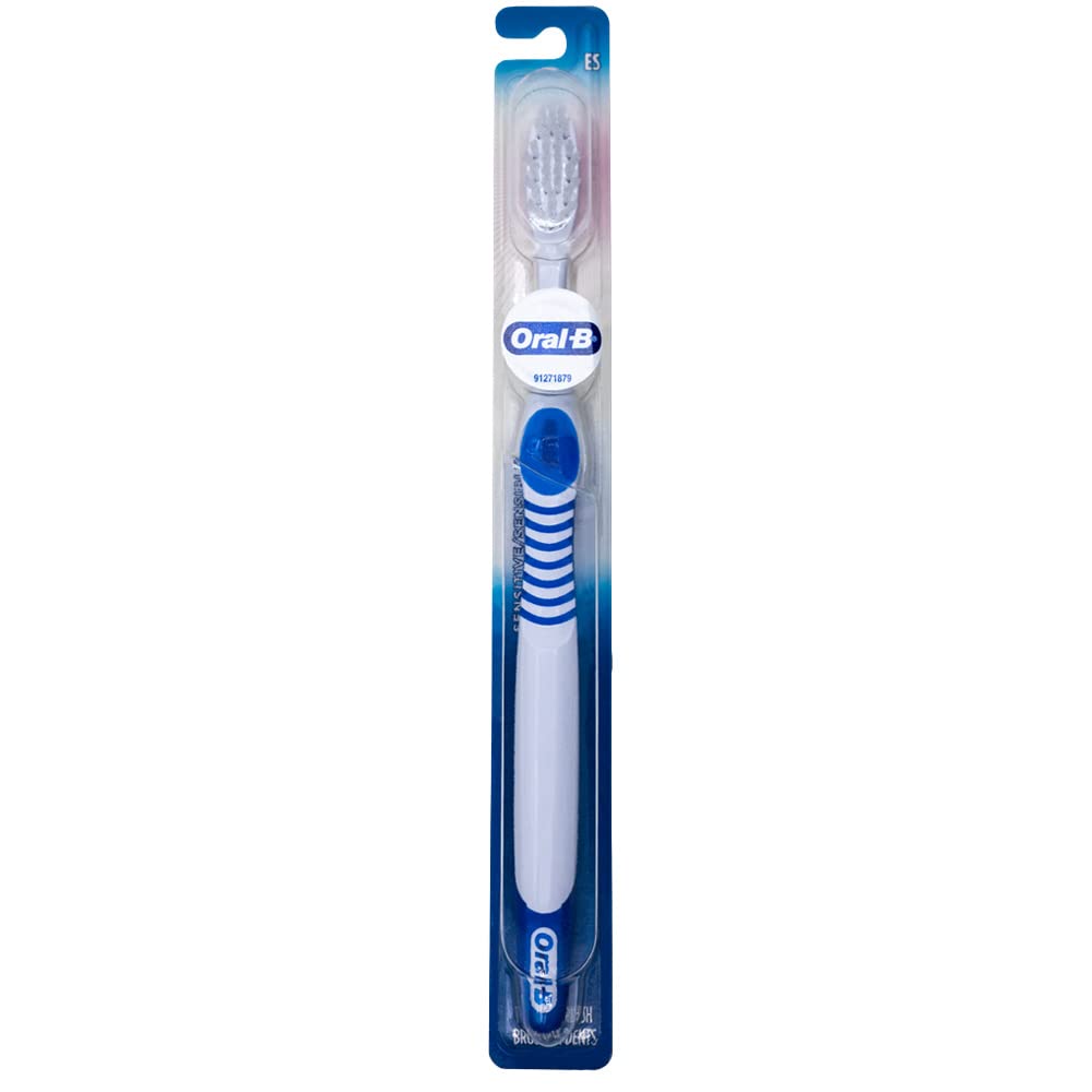 Oral-B cepillo en mano demostrando agarre cómodo y control mejora cepillado