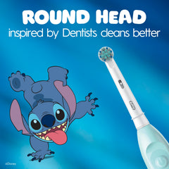 Oral-B en uso por niño, fomenta hábitos de cepillado correctos