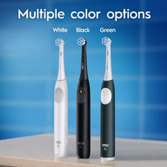 Comparación de tamaño Oral-B iO2 junto a un vaso para referencia de escala