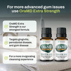 Persona aplicando OraMD al cepillo para un cepillado natural y fresco