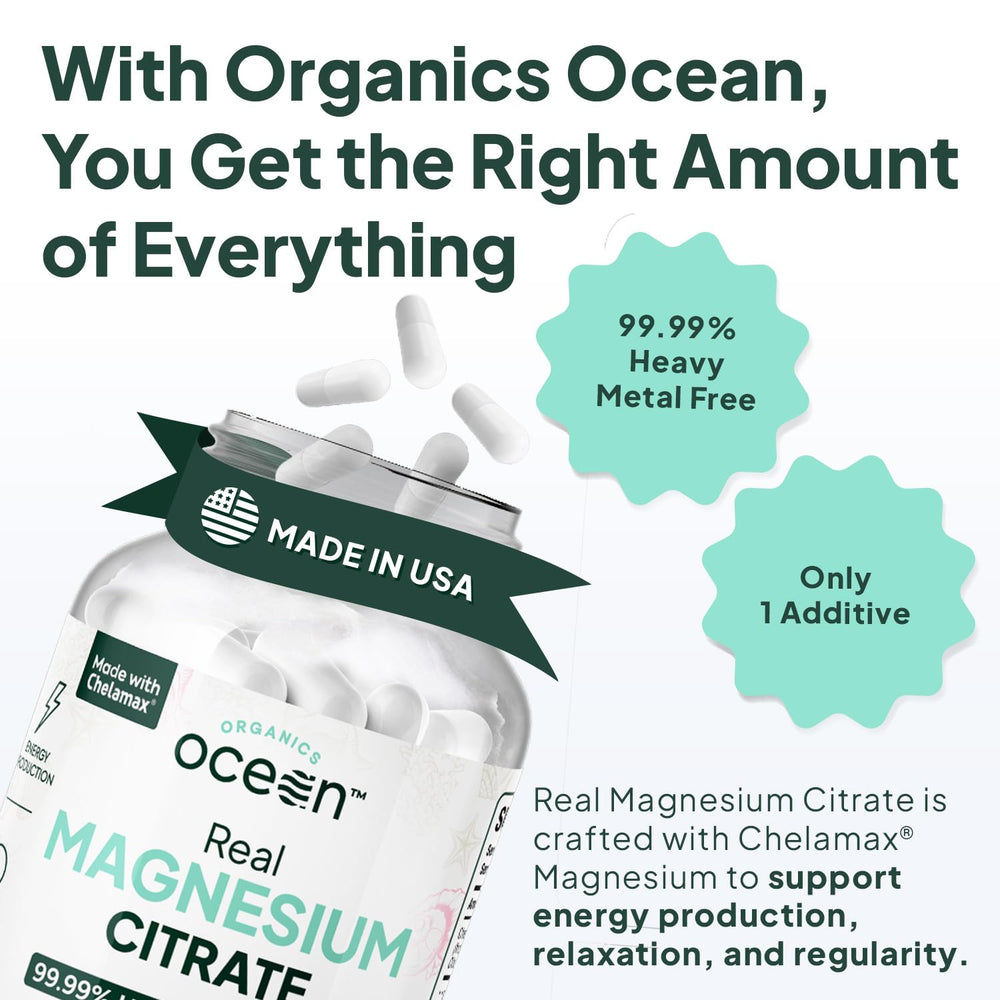 Organics Ocean cápsula en mano para comparar tamaño y dosificación