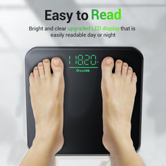 OVUTEK persona pesándose en baño, uso seguro y cómodo