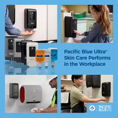 Pacific Blue Ultra dispensador en baño público demostrando conveniencia