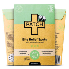 Parche PATCH en entorno exterior ilustrando uso tras picadura