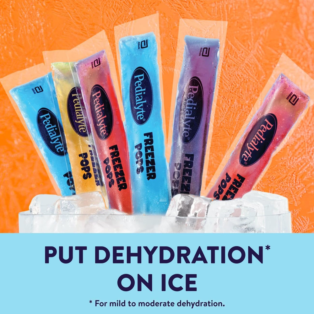 Pedialyte paleta siendo sacada del congelador para rehidratar rápidamente