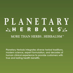 Planetary Herbals Triphala envase en mesa de cocina mostrando uso diario práctico