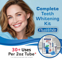 Plus White bandeja ComfortFit en uso cubriendo dientes para blanqueado uniforme