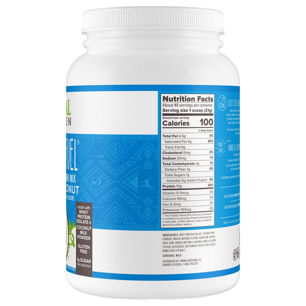 Primal Kitchen envase de 1.85 lb en comparación con una mano para escala