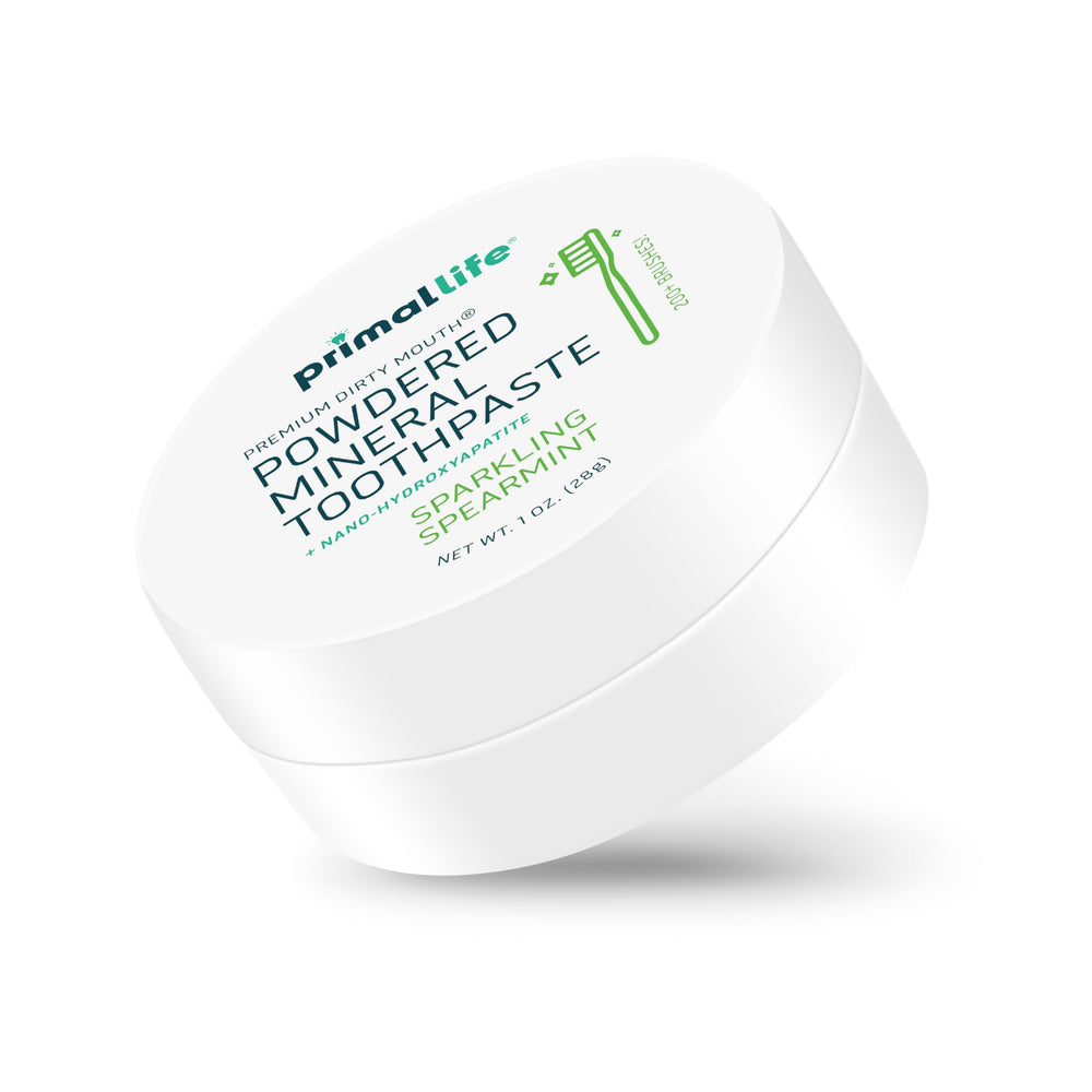 Primal Life Organics arcillas y menta en primer plano mostrando ingredientes activos