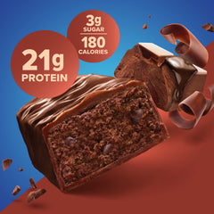 Pure Protein barrita junto a una cinta métrica para comparar tamaño y porción