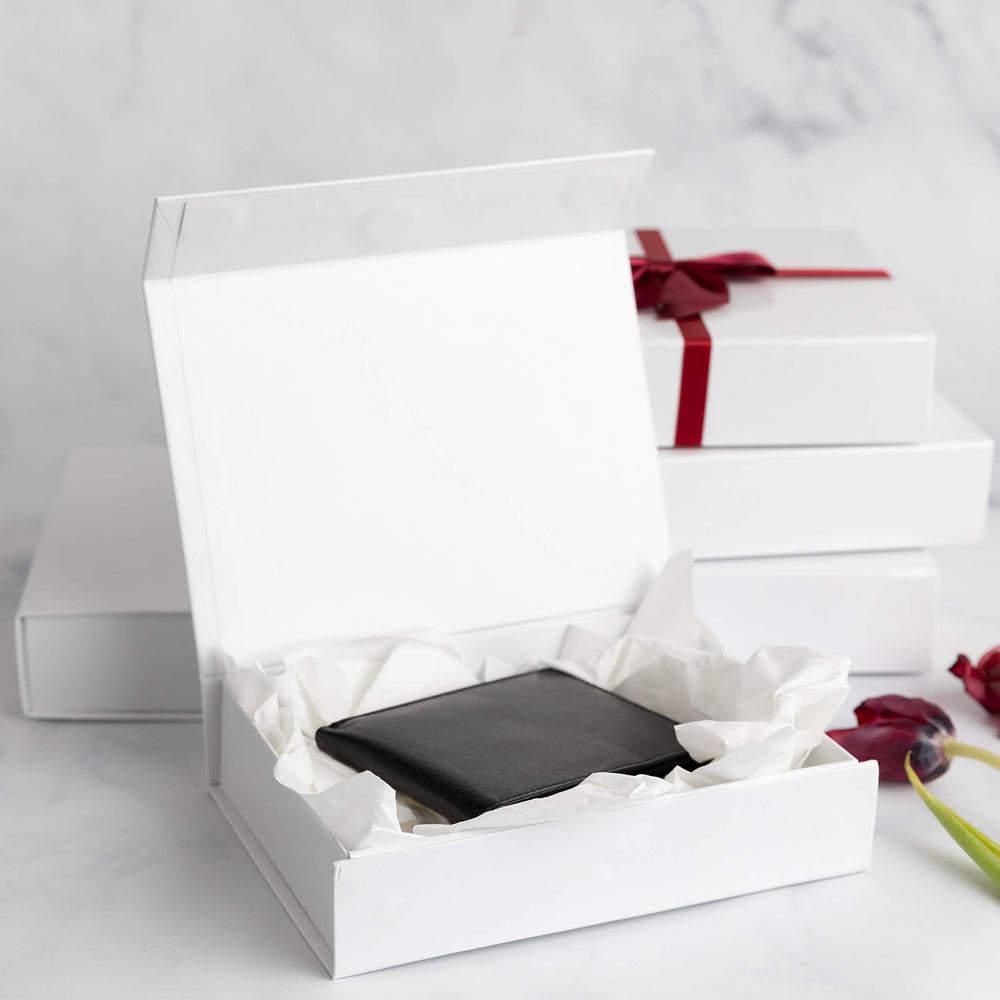 Purple Q Crafts caja decorada con cinta y etiqueta para presentación sofisticada